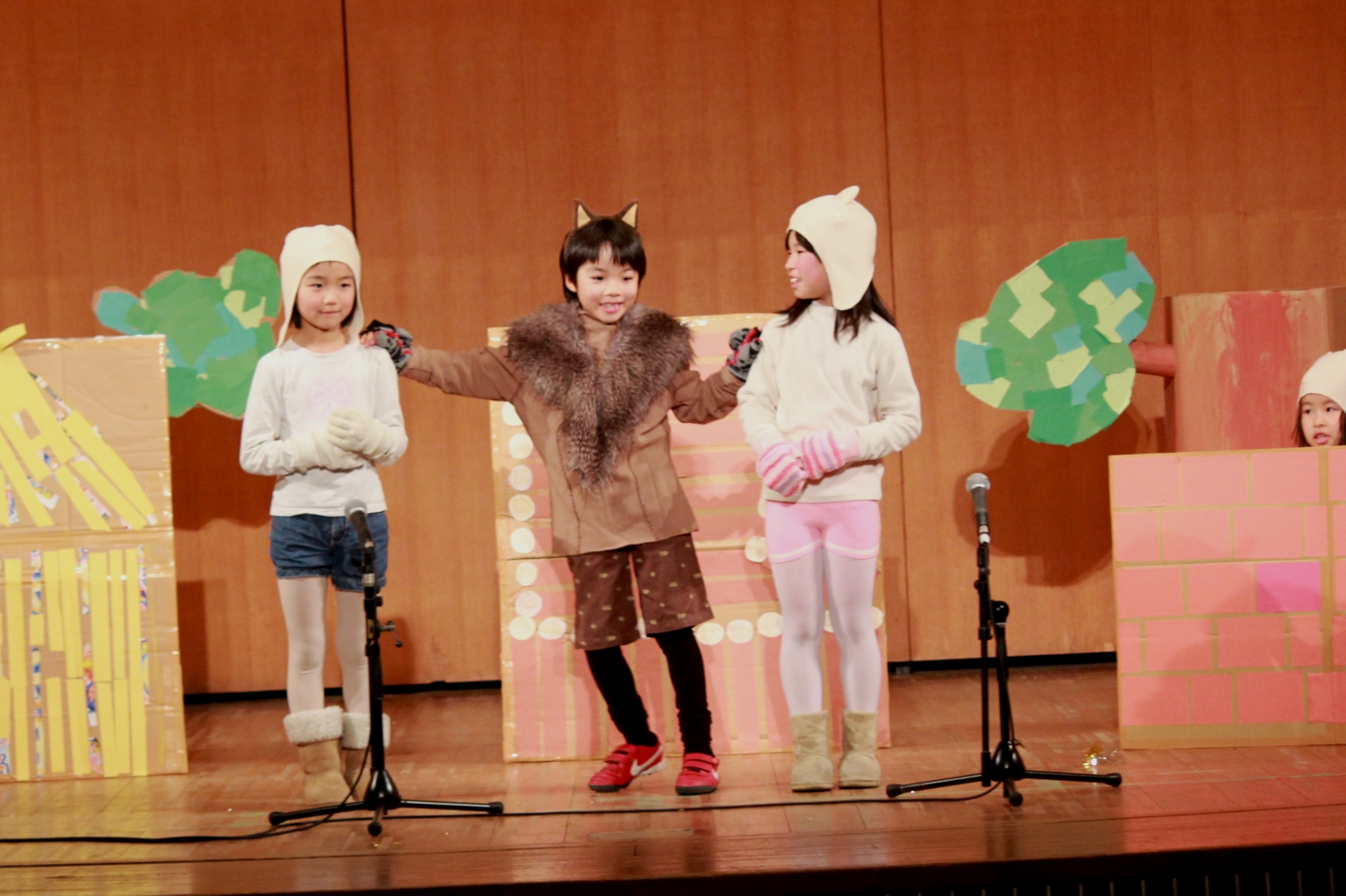 <p>公演名：第２回 Performance day<br />公演日：2012.2.26<br />会場：市民会館おおみや　小ホール</p>
<p>出演者：Edison class（小学校低学年　４名）</p>
<p>脚本・演出：雨宮奈月<br />音源編集：木村友美</p>