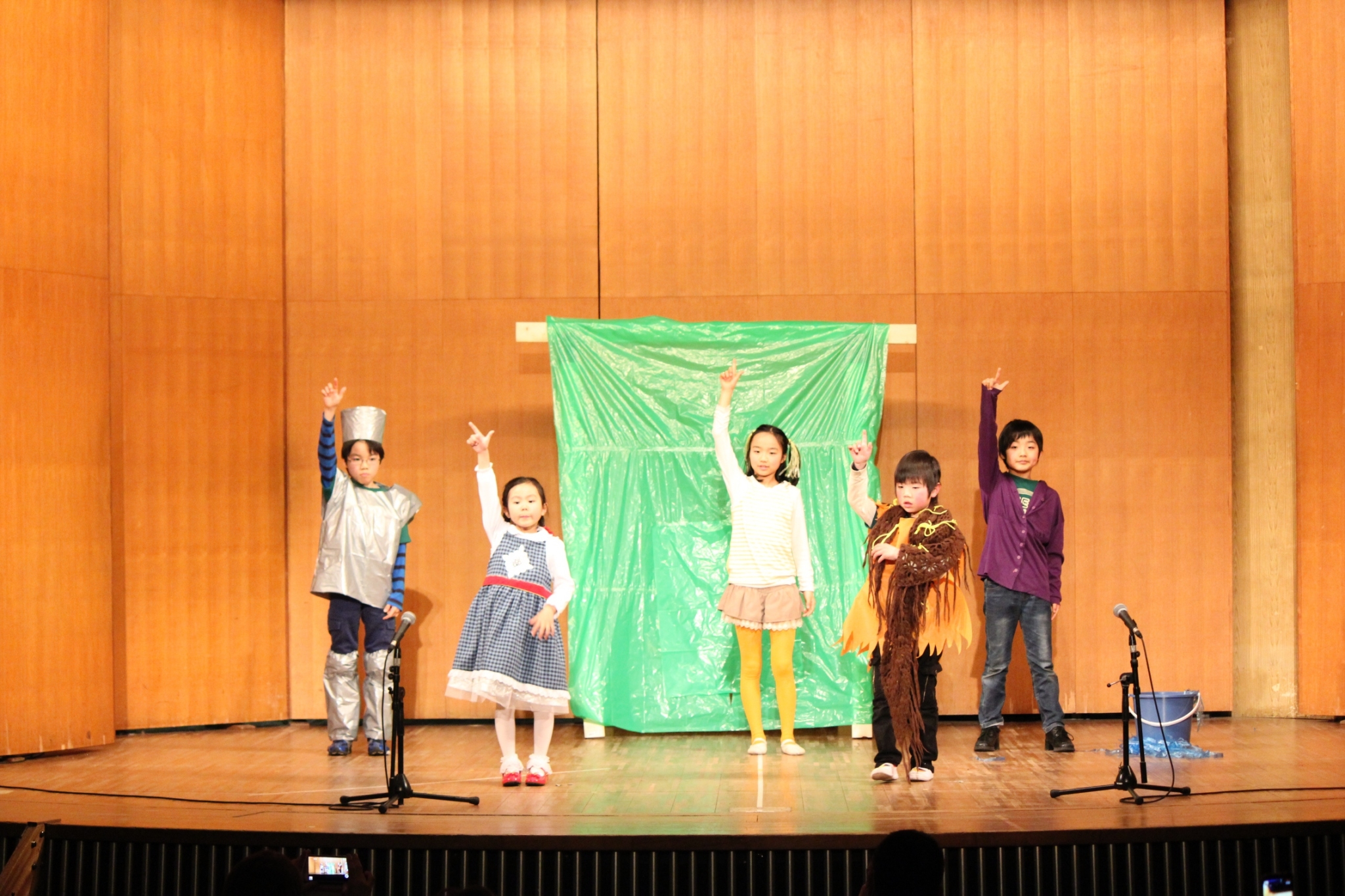 <p>公演名：第４回 Performance day<br />公演日：2014.2.23<br />会場：市民会館おおみや　小ホール</p>
<p>出演者：Edison/Farble class（６～９歳　７名）</p>
<p>脚本・演出：雨宮奈月<br />音源編集：木村友美</p>