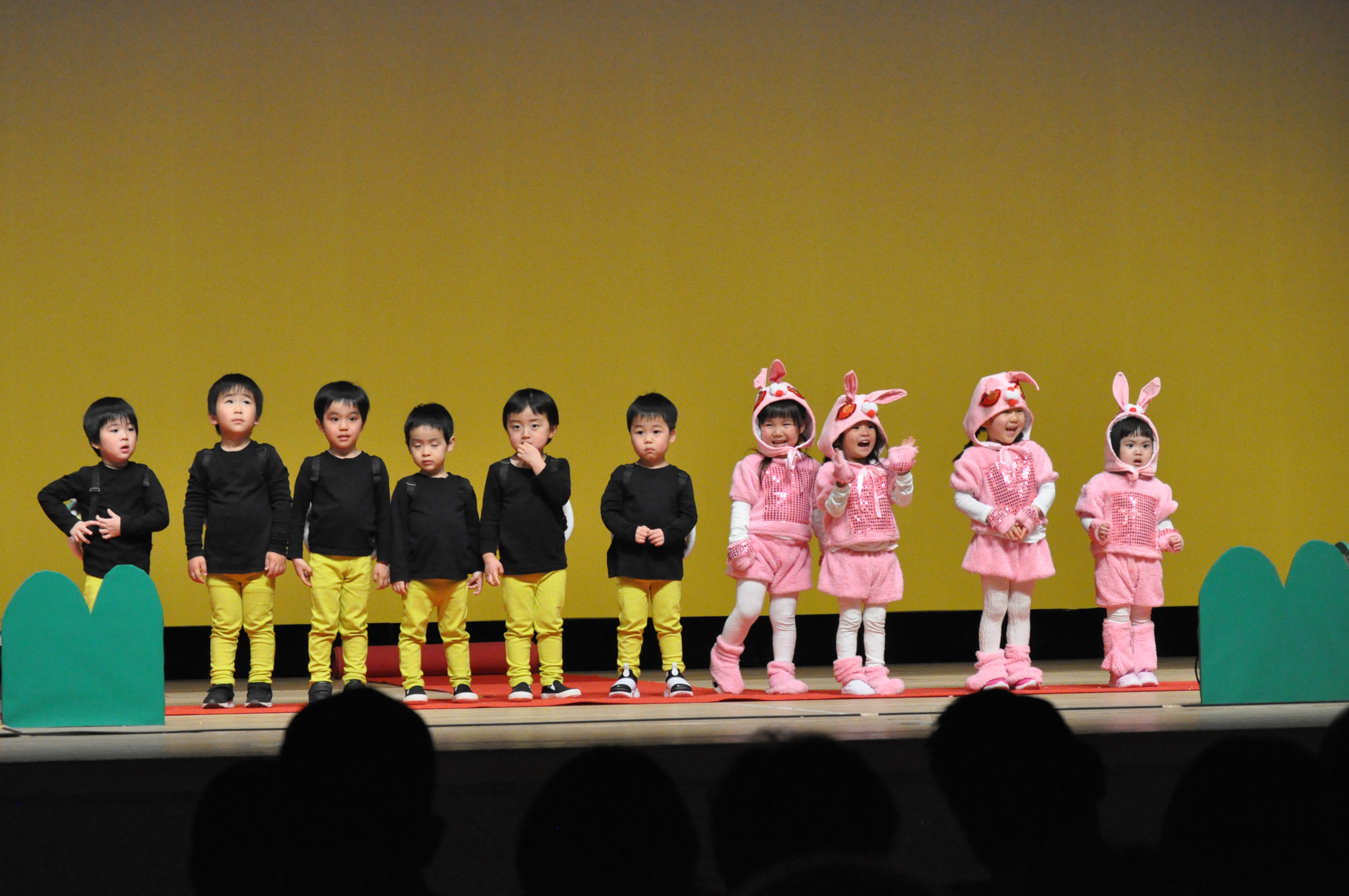 公演名:第9回 Performance day<BR>
公演日:2019.3.3<BR>
会場:市民会館おおみや 大ホール<BR><BR>
出演者:Pre Kids class(2~4歳 11名)<BR><BR>
脚本・演出:雨宮奈月<BR>
音源編集:木村友美<BR>